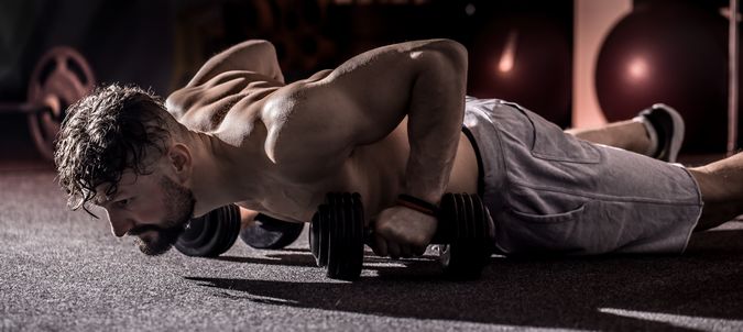 La pratique du culturisme avec Trenbolone en question : une enquête révèle les risques pour la santé